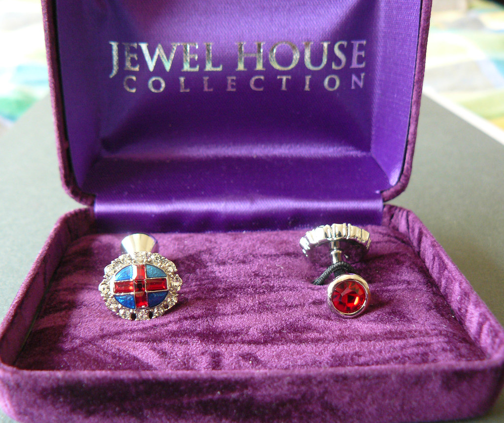 Jewel House Collection The "Souvereign's Ring" cufflinks f… Flickr