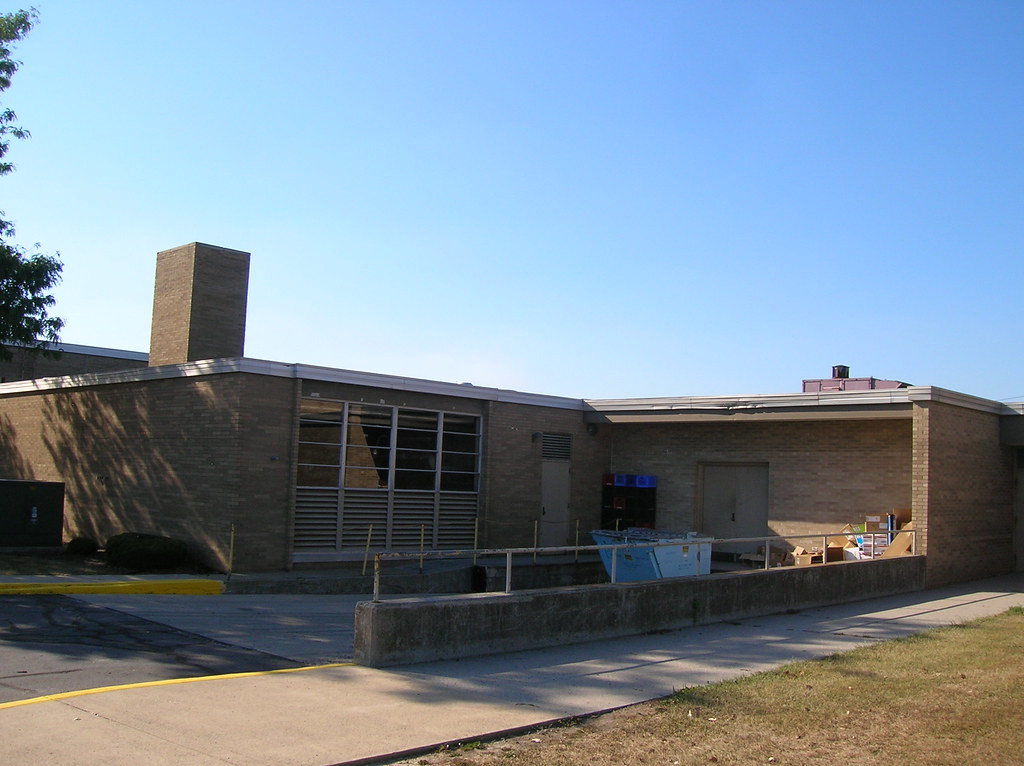 083108 Willard Junior High SchoolWillard, Ohio (8) Flickr