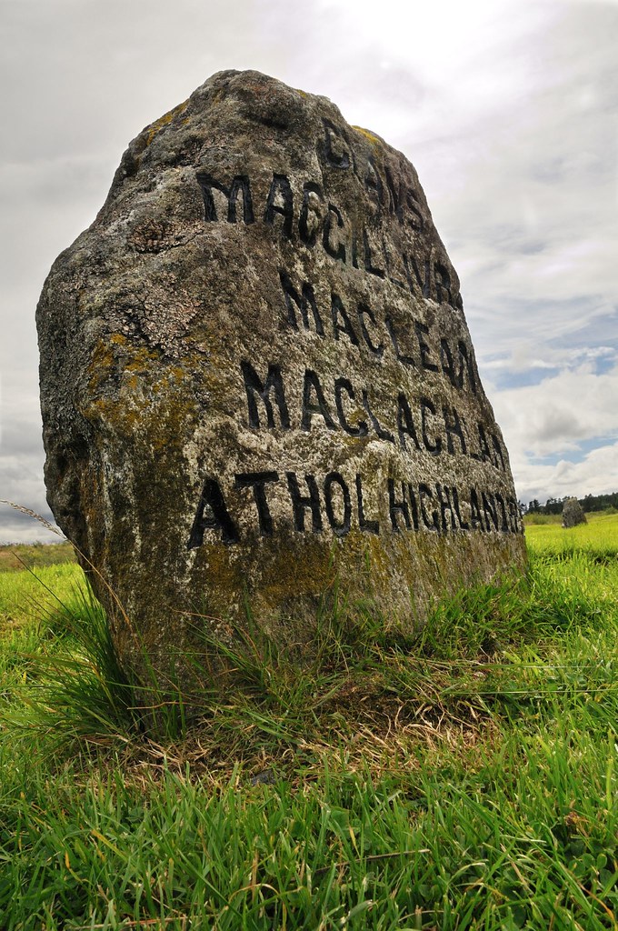 Culloden stone Clan burial marker on the battlefield Cul… Flickr