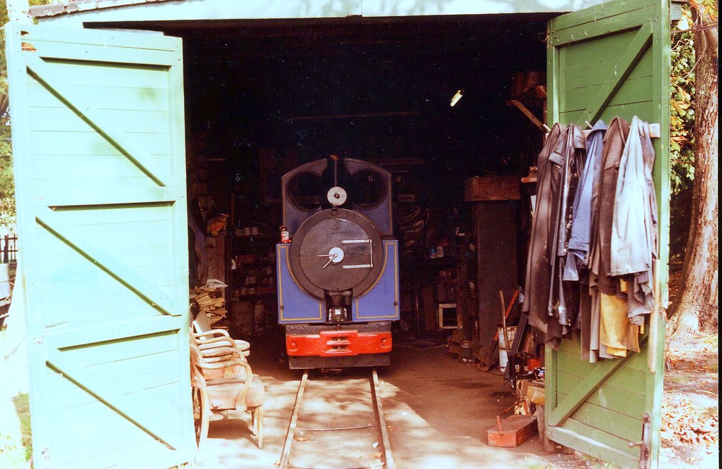Knebworth House Railway 1990 Ruston 'Horatio' inside the s… Flickr