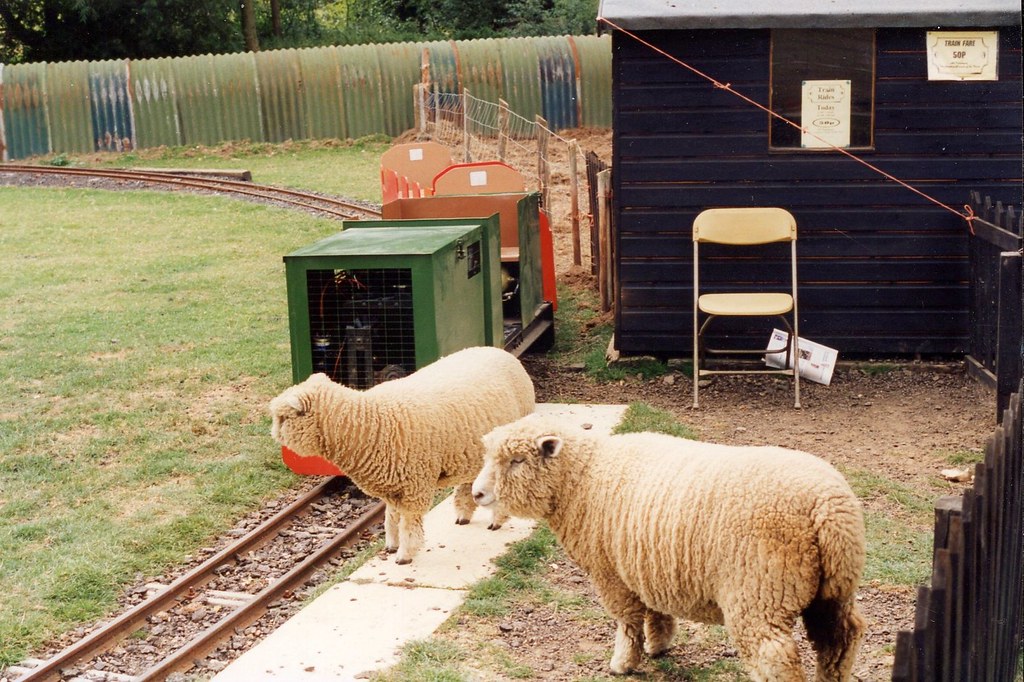 Waterhall Farm Miniature Railway, Whitwell, Herts 1994 Flickr