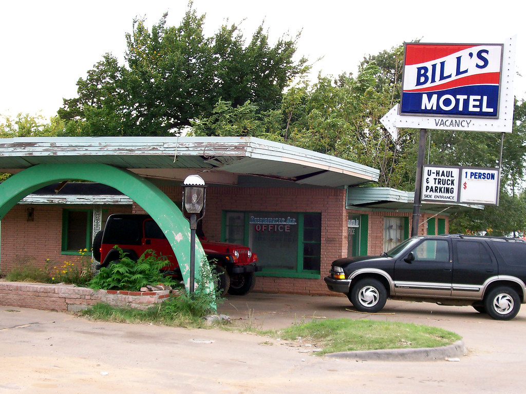 Bill's Motel Front entrance. Cars from adjacent garage in … Flickr