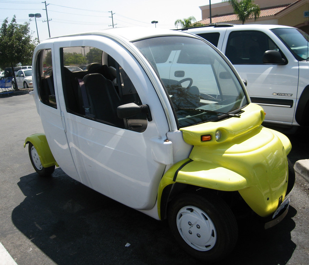 The GEM This is a GEM all electric neighborhood vehicle. S… Flickr