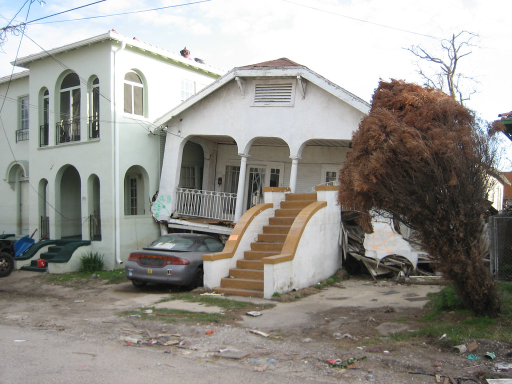 Broadmoor 9Jan 06 Collapsed House New Orleans after the Hu… Flickr