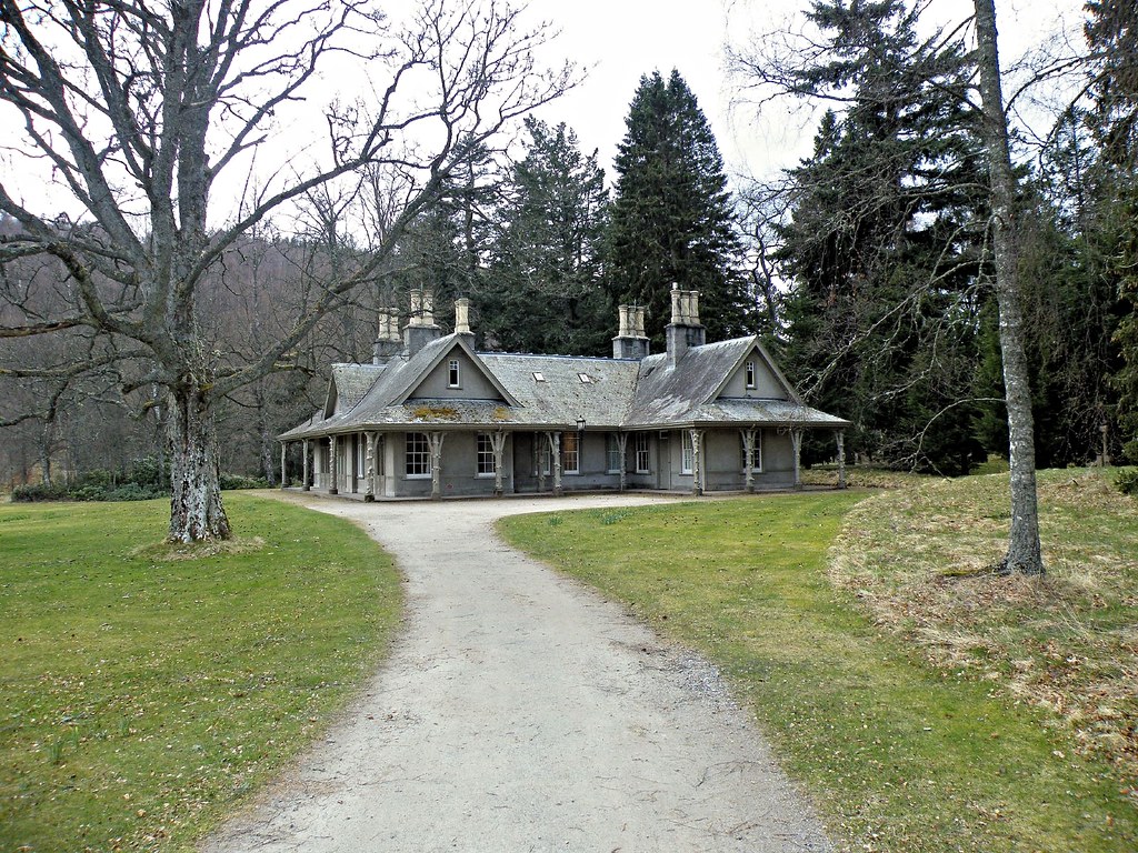 Garden Cottage, Balmoral Castle, Scotland, UK Garden Cotta… Flickr