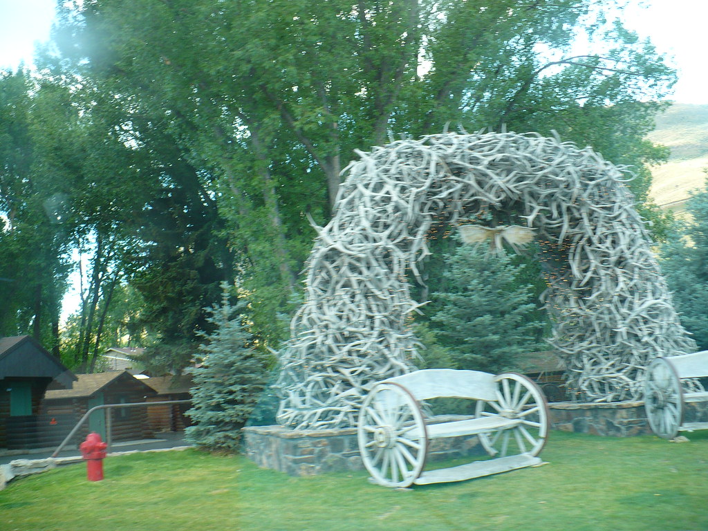 Elk horn arch in Jackson, WY There was another of these an… Flickr