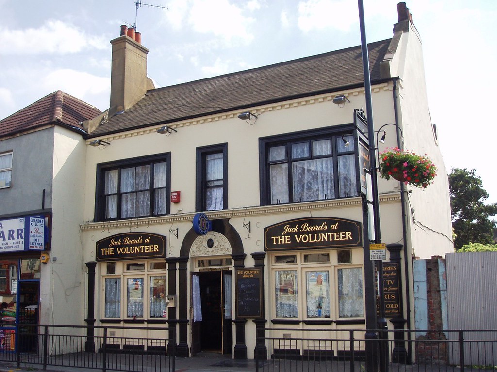 Volunteer, Plumstead, SE18 Attractive enough place in Plum… Flickr