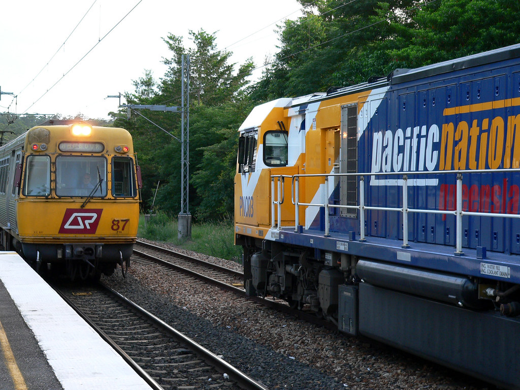 crossing A northbound Nambour urban passenger train crosse… Flickr