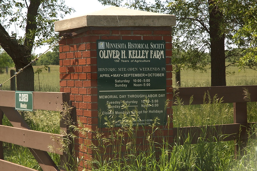 Entrance to Kelley Farm This farm is located in Elk River,… Flickr