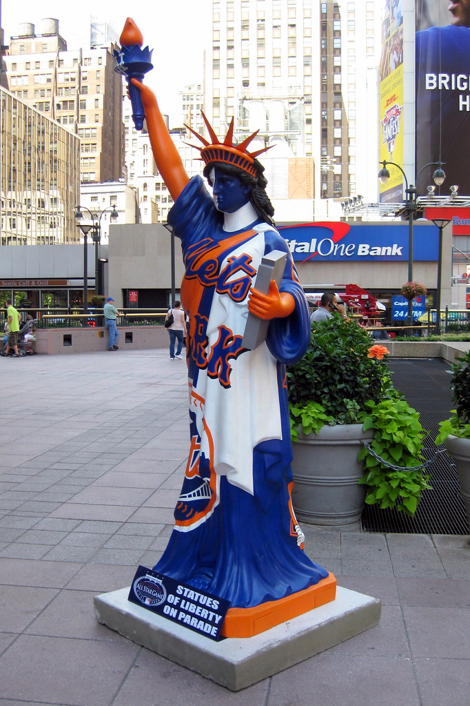 NYC Statues of Liberty on Parade New York Mets a photo on Flickriver