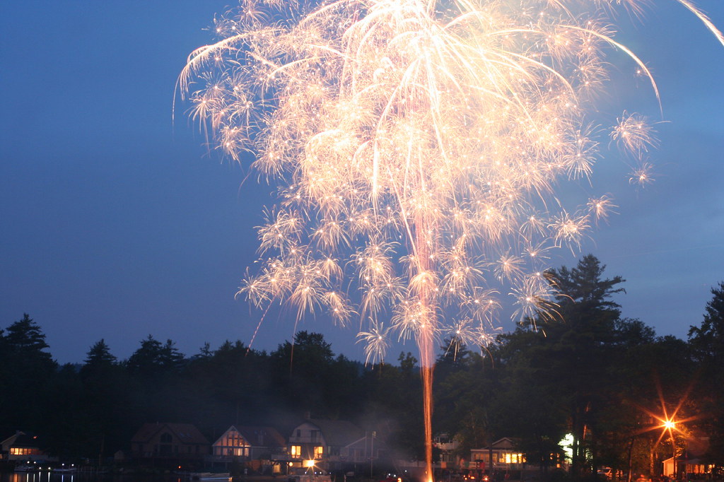 Fireworks on the 4th Milton Three Pond on the MaineNew Ha… Flickr