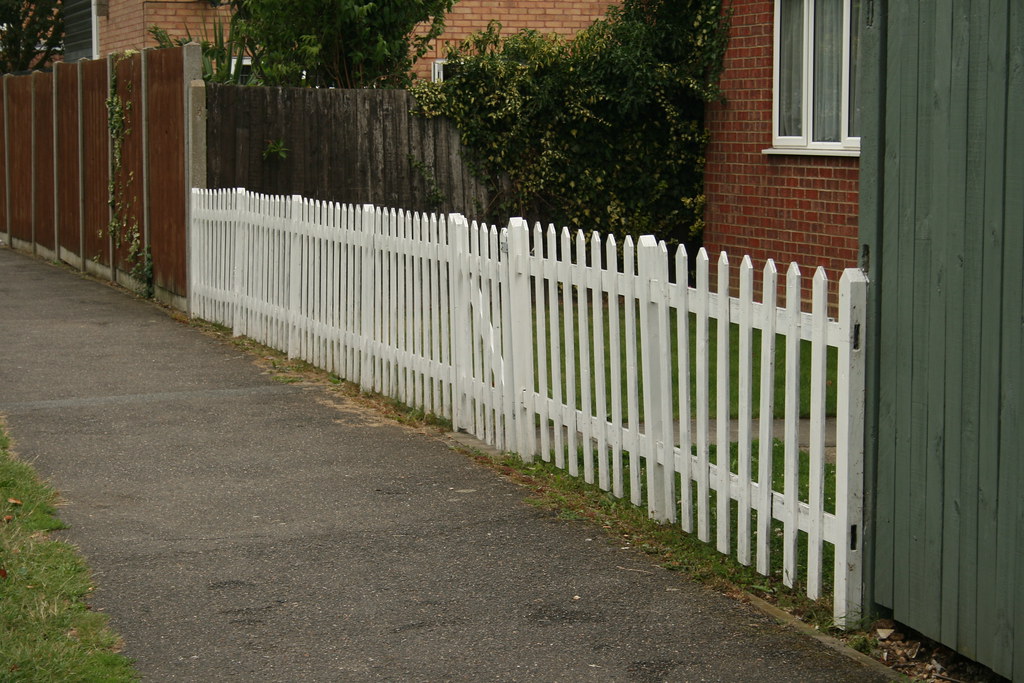 Picket fence 1of 3, Singleton, Ashford, Kent Many of the p… Flickr