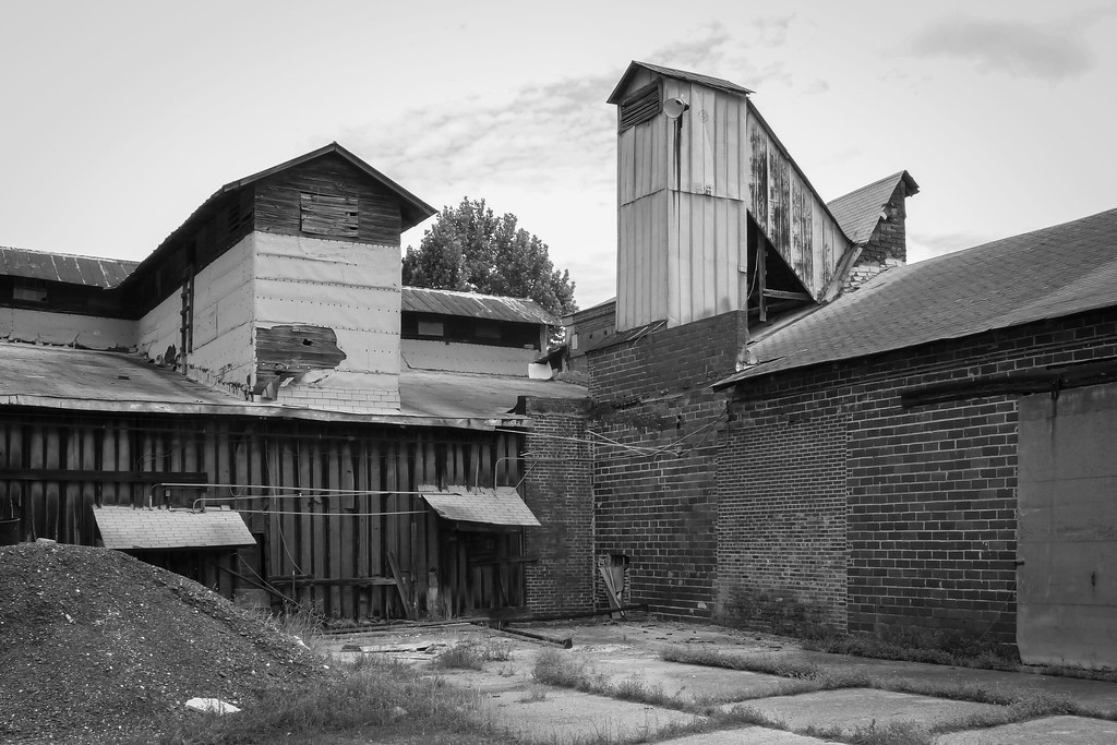 Untitled Building in Hawkinsville, jwcjr Flickr