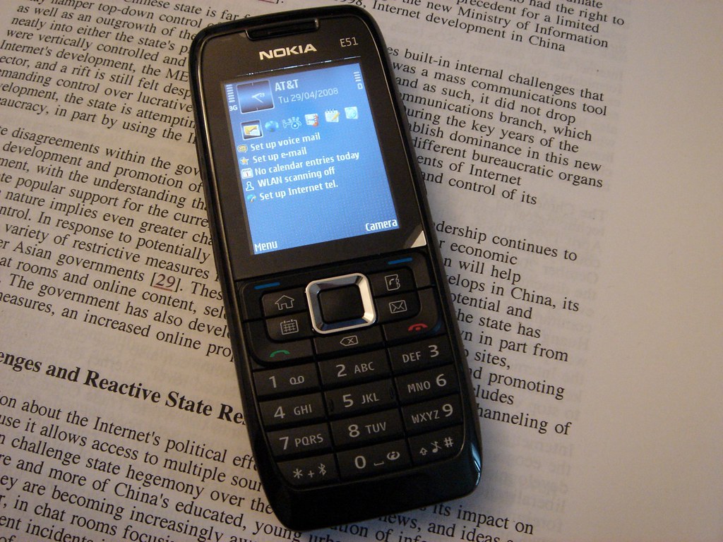 Unboxing Nokia E51 6 I was recently loaned the Nokia E51… Flickr