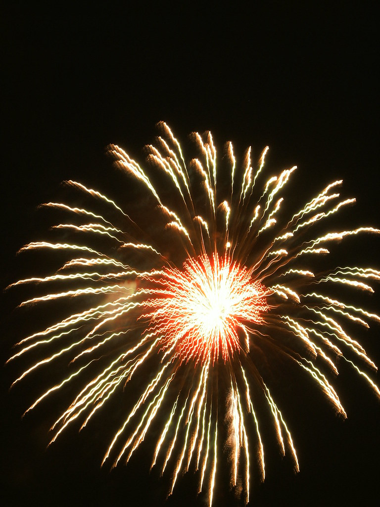 25 Celebrate Fairfax Fireworks 20080607 chriggy1 Flickr