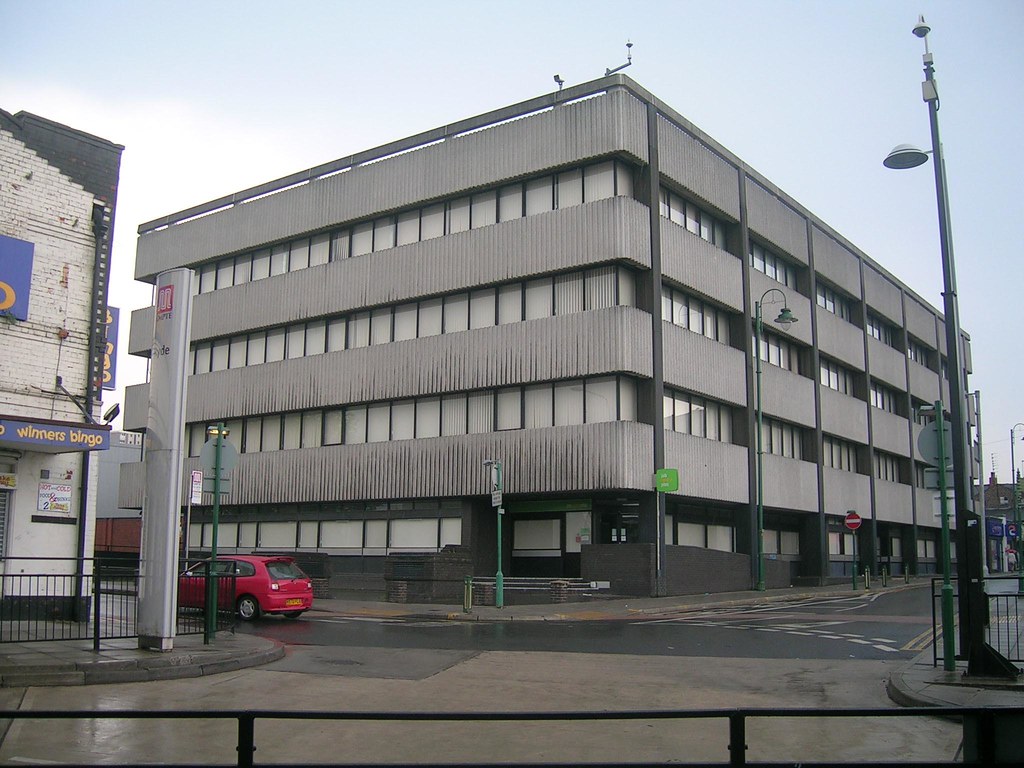 Clarendon Place, Hyde Taken from Hyde Bus Station, the lov… Flickr