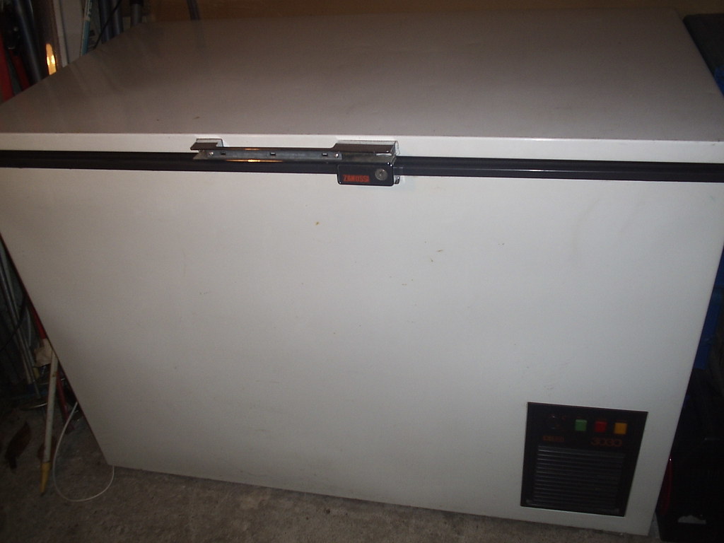 Zanussi Chest Freezer Size H85 x L125 x W25cm 50euro Flickr