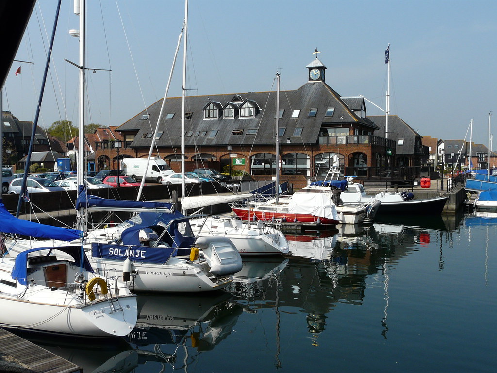 Hythe Marina A small town on the edge of the New Forest wi… Flickr