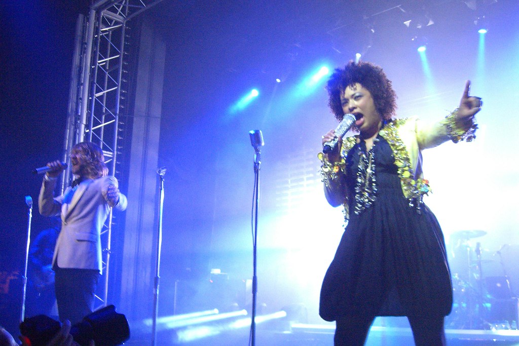 Sneaky Sound System Sneaky Sound System The '2' Tour, En… Flickr