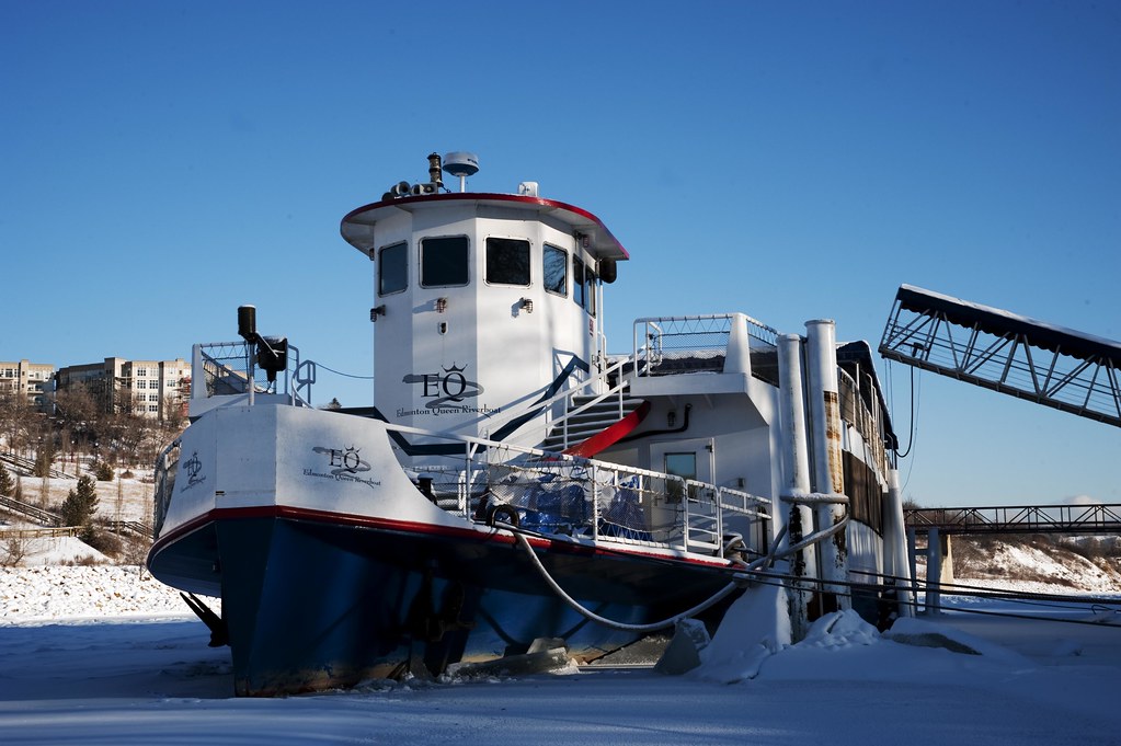 Edmonton Queen The river boat "Edmonton Queen", is frozen … Flickr