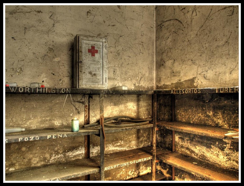 Botiquín / Medicine Botiquín en las estantería de … Flickr