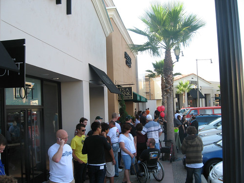 Apple Store Carlsbad Opening Line 830 AM This was the… Flickr