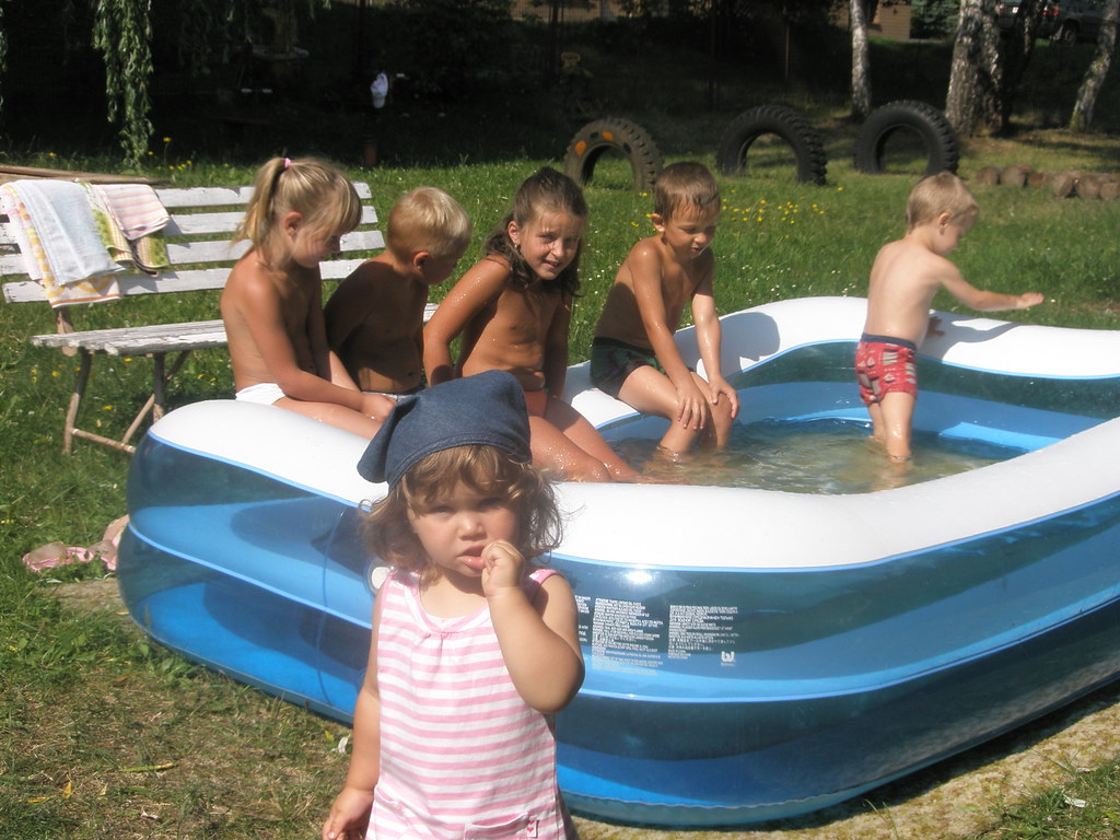 Červencové vodníkování v bazénu | mcpetrklic08 | Flickr