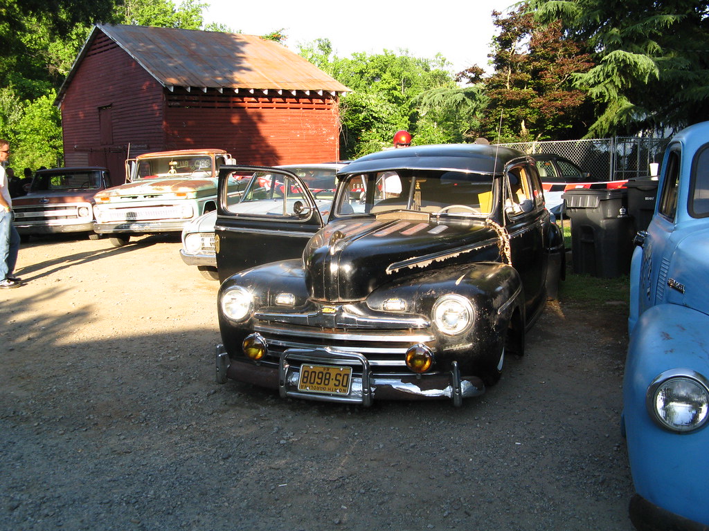 Car at Puckett's Rockabilly BBQ at Puckett's. shelley Flickr