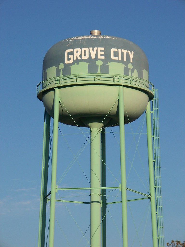 OH Grove City Water Tower Water tower in Grove City, Ohi… Flickr