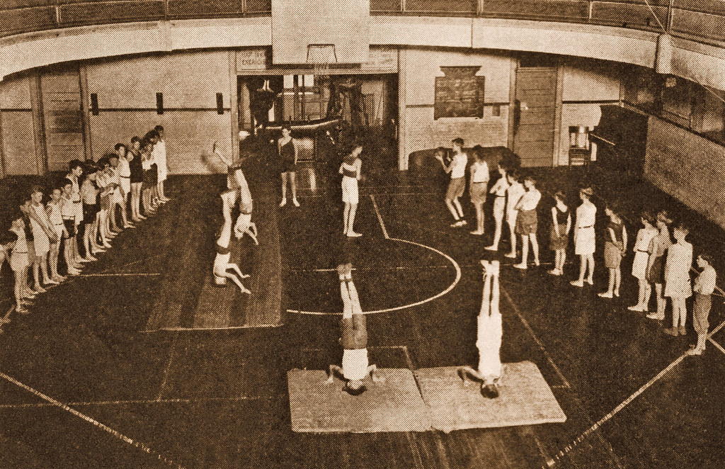 YMCA The basketball court of the old YMCA building in Chat… Flickr