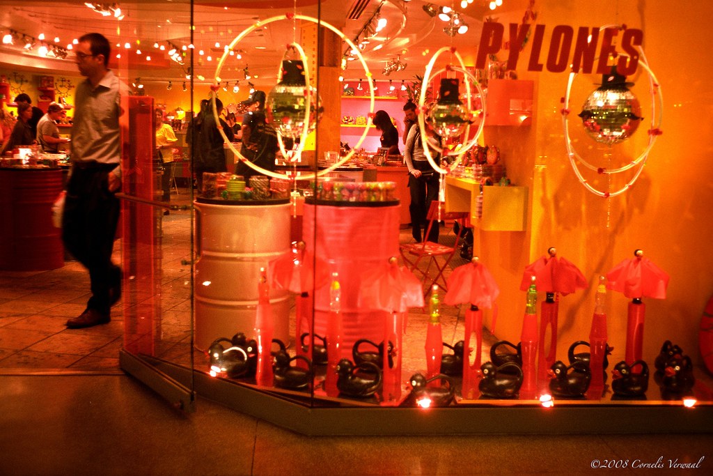 Pylones Grand Central Station, New York City. Olympus Trip… Flickr