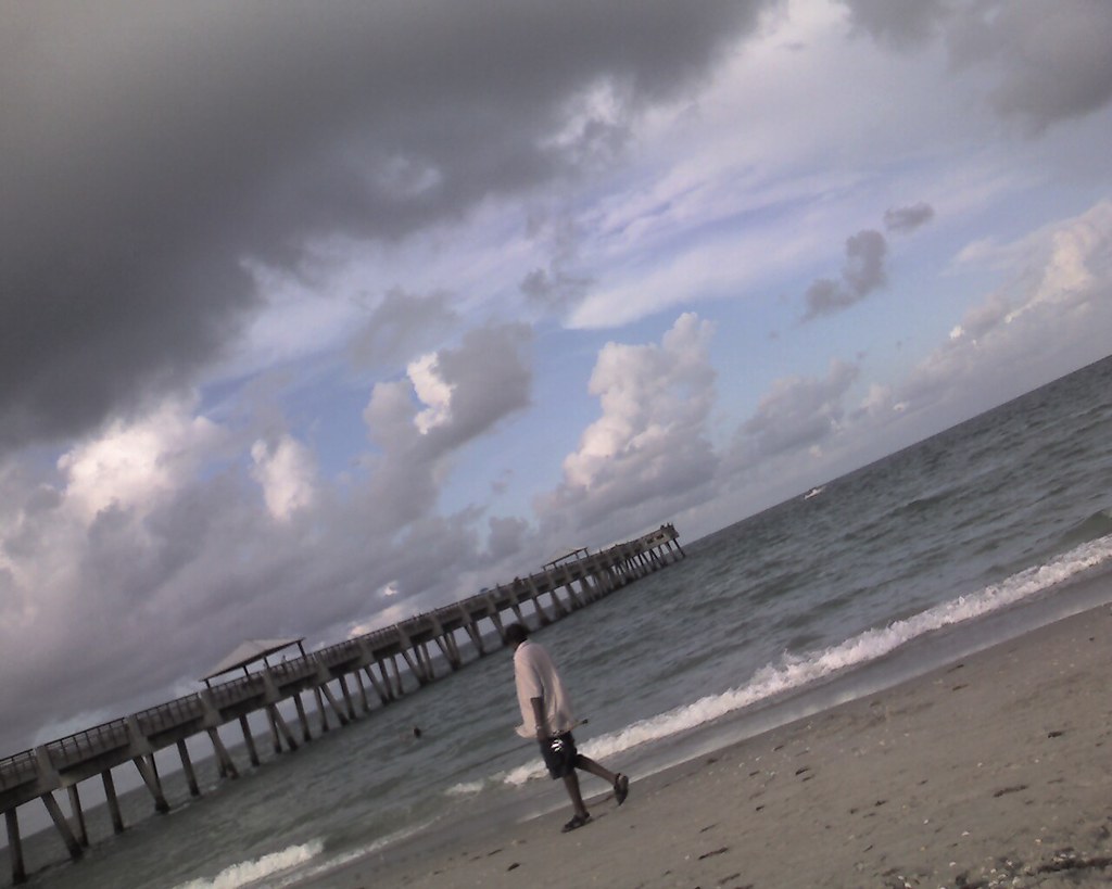 Juno Beach, FL Floated Right Past The ocean temp is like … Flickr