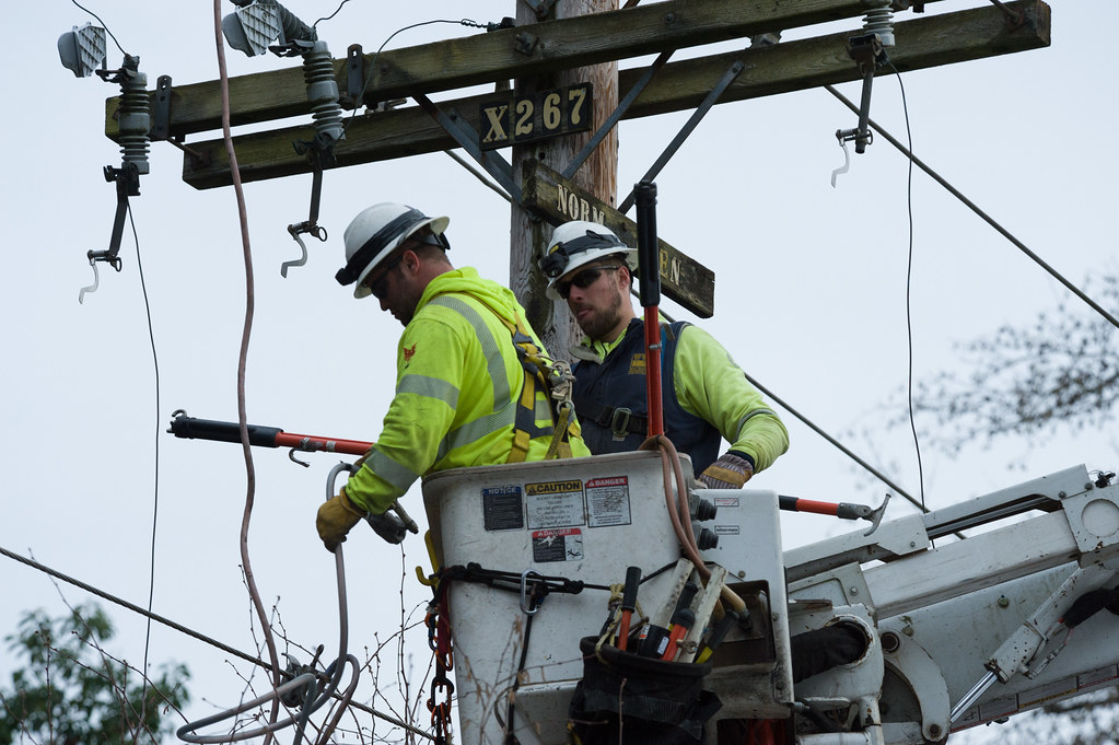 Vashon repairs Crew dealt with challenging conditions espe… Flickr