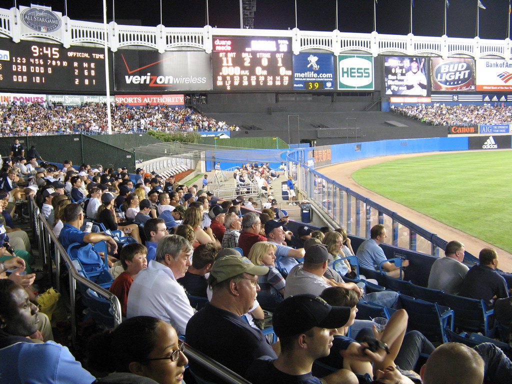 Yankee Stadium, 7/1/08 fans in the field boxes behind th… Flickr