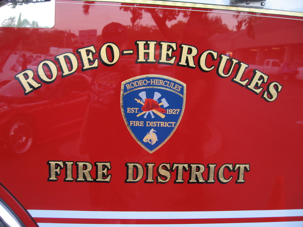 RodeoHercules Fire Engine Friday Night Car Show in Rodeo,… Flickr