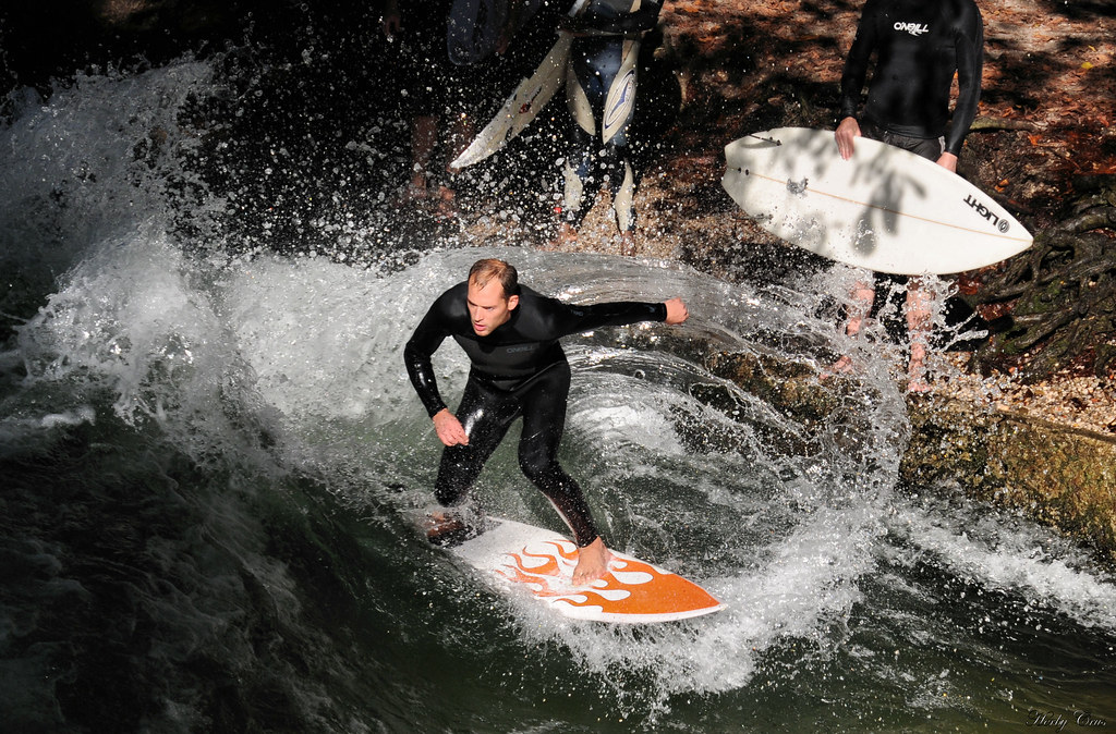 Surfing in Munich, in the City, on a standing wave Flickr