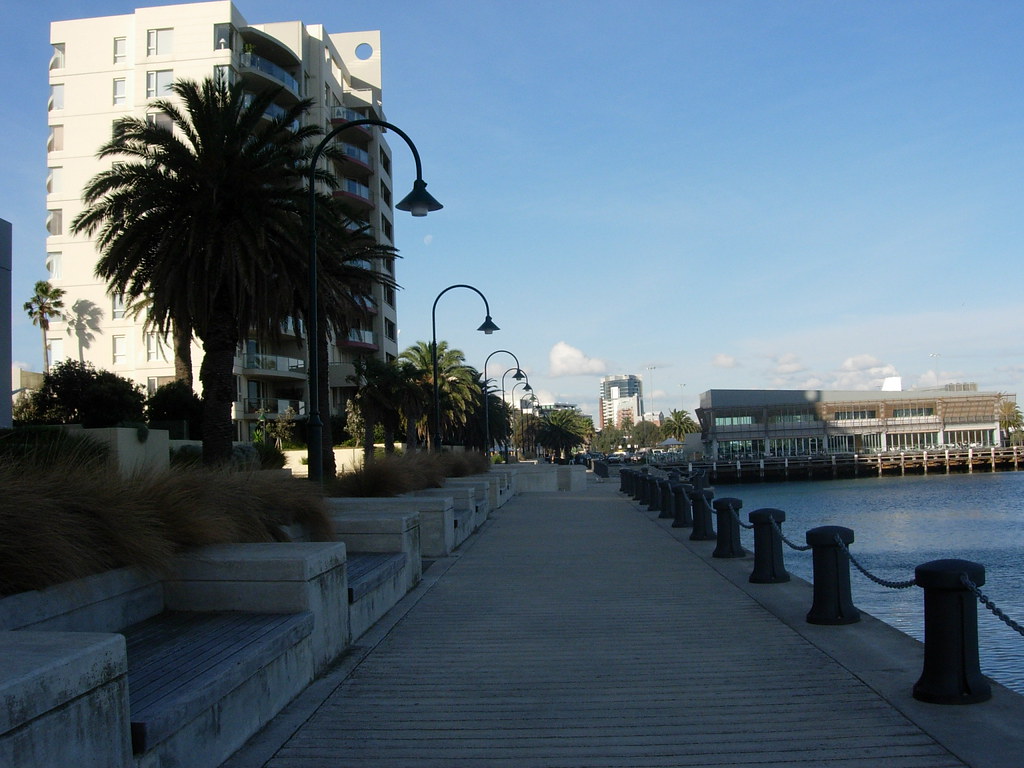 Beacon Cove Port Melbourne,Australia Beacon Cove in Port M… Flickr