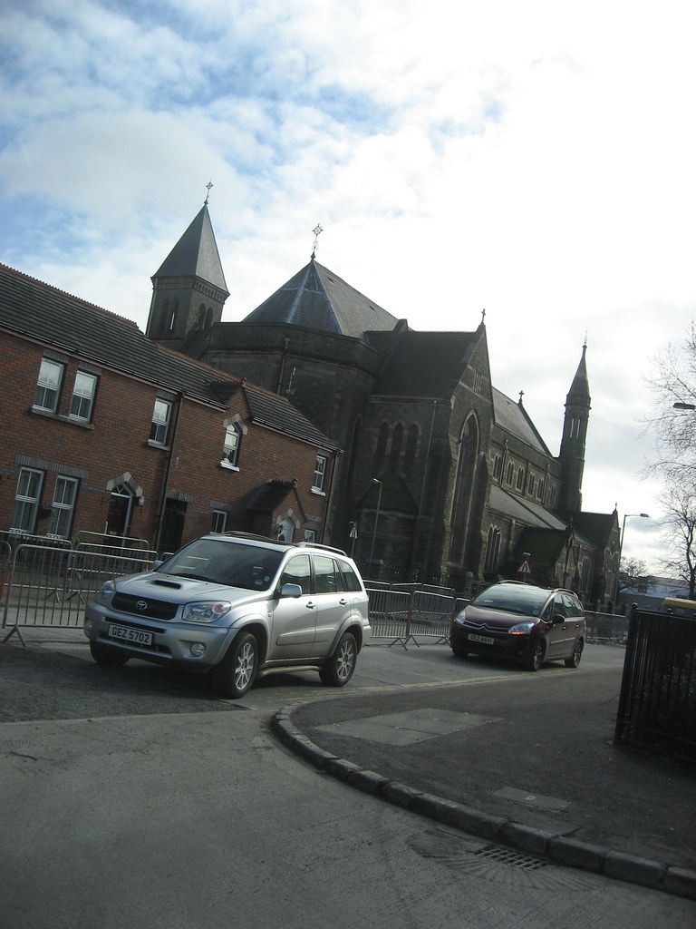 Corner of Kashmir Rd and Clonard Gardens, Belfast mzalikowski Flickr