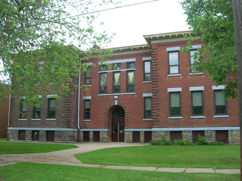 Chestnut Street School 1Ashtabula, Ohio Aaron Turner Flickr