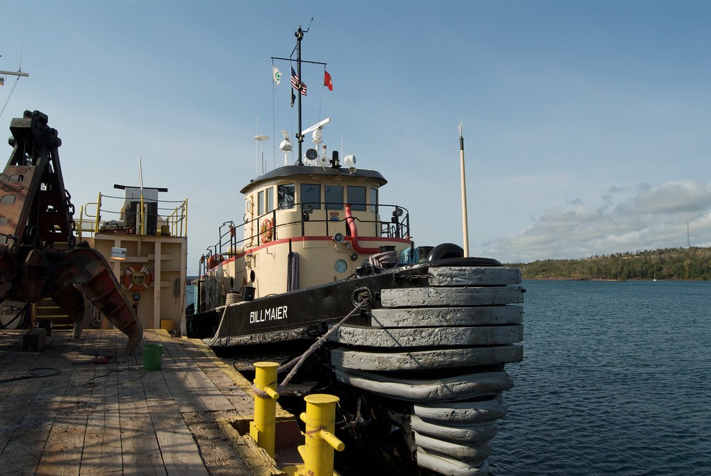 The US Army Corps of Engineers Tugboat Billmaier Although … Flickr