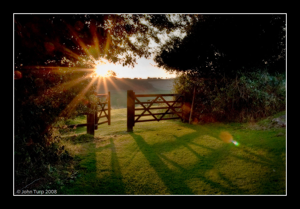 Witheridge Gate Another sunset shot of the gate near the h… Flickr