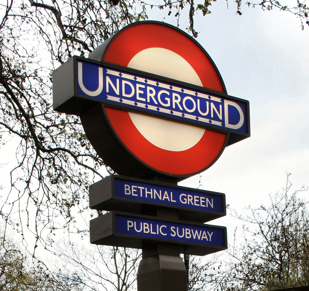 Bethnal Green Underground station Reproduction 1940s round… Flickr