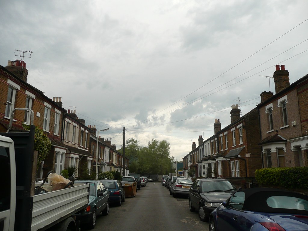 Studley Grange Road 27/04/08 Hazel Simpson Flickr