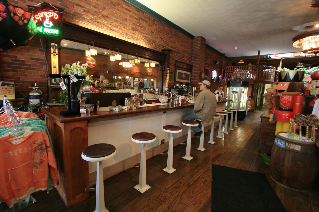 Inside Tolly's, Oakland, Oregon A great restaurant just of… Flickr