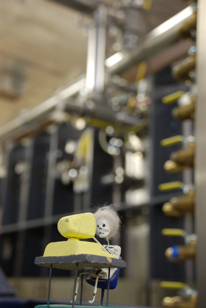 Death by vacuum 03 Death by the vacuum chamber... sittin… Flickr