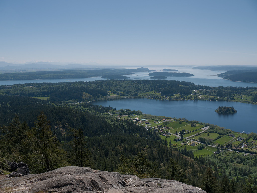 P1060780.jpg Great views of Lake Campbell from the top of … Flickr