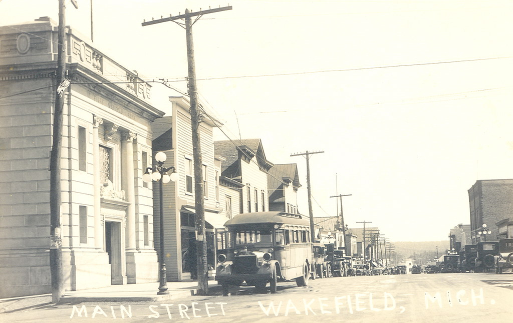 Wakefield MI UP Great Bus on Main Street View Gogebic Coun… Flickr