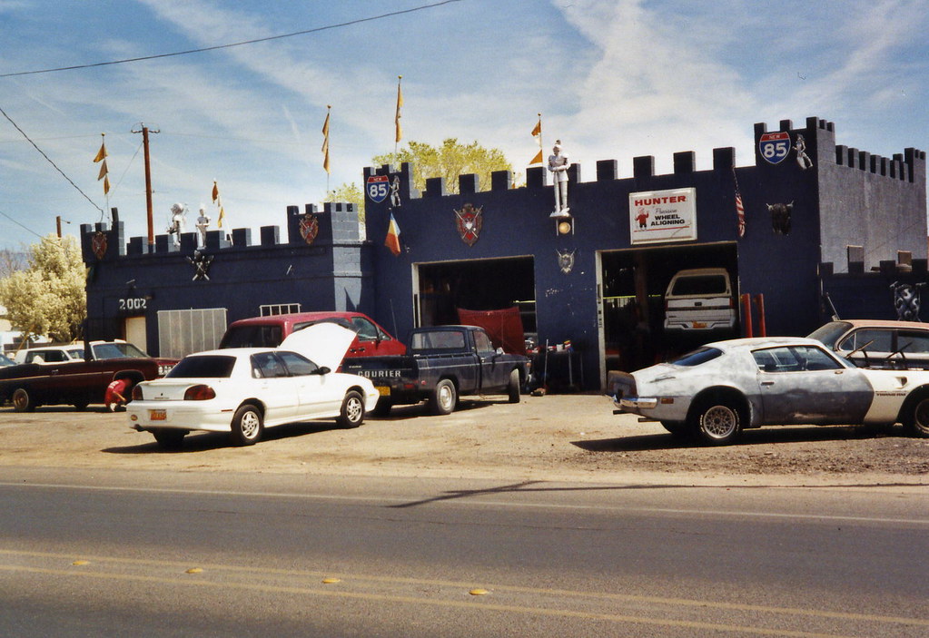 Castle gas station Old castle gas station along pre1937 R… Flickr