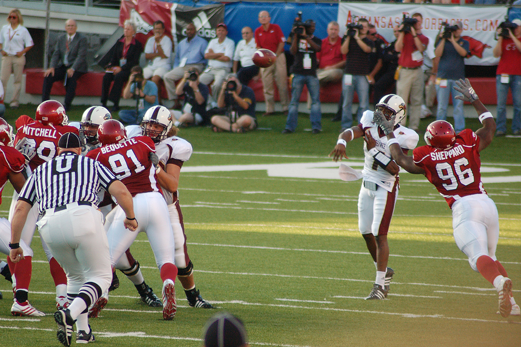Getting The Pass Off ULM quarterback Kinsmon Lancaster pas… Flickr