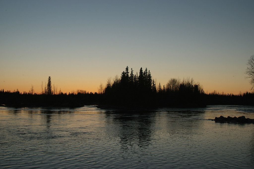God's Lake Narrows Dusk on the lake great fishing shuanek080